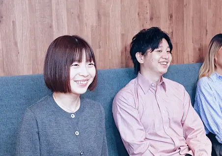 オフィスで働くinitの社員